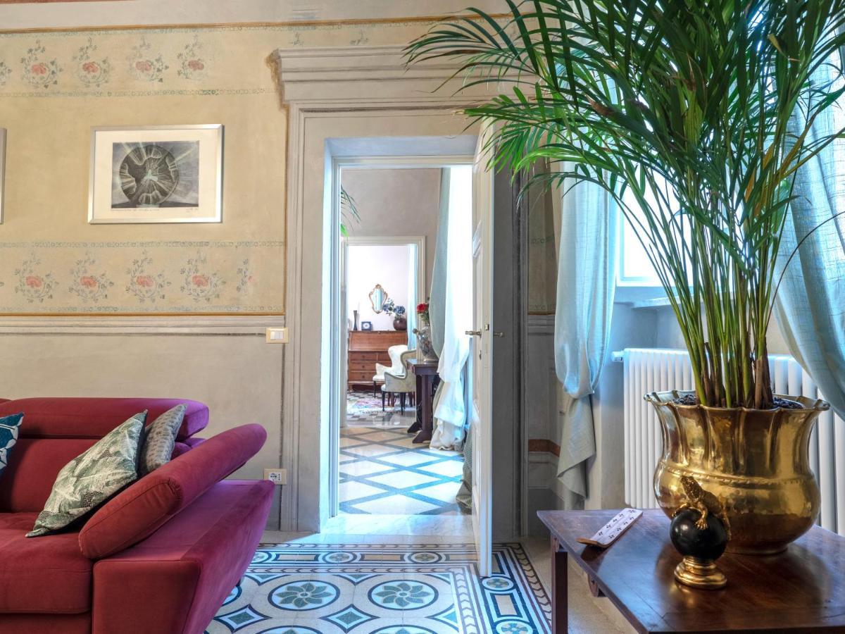 Luxury - Elegante Appartamento Nel Cuore Di לוקה מראה חיצוני תמונה