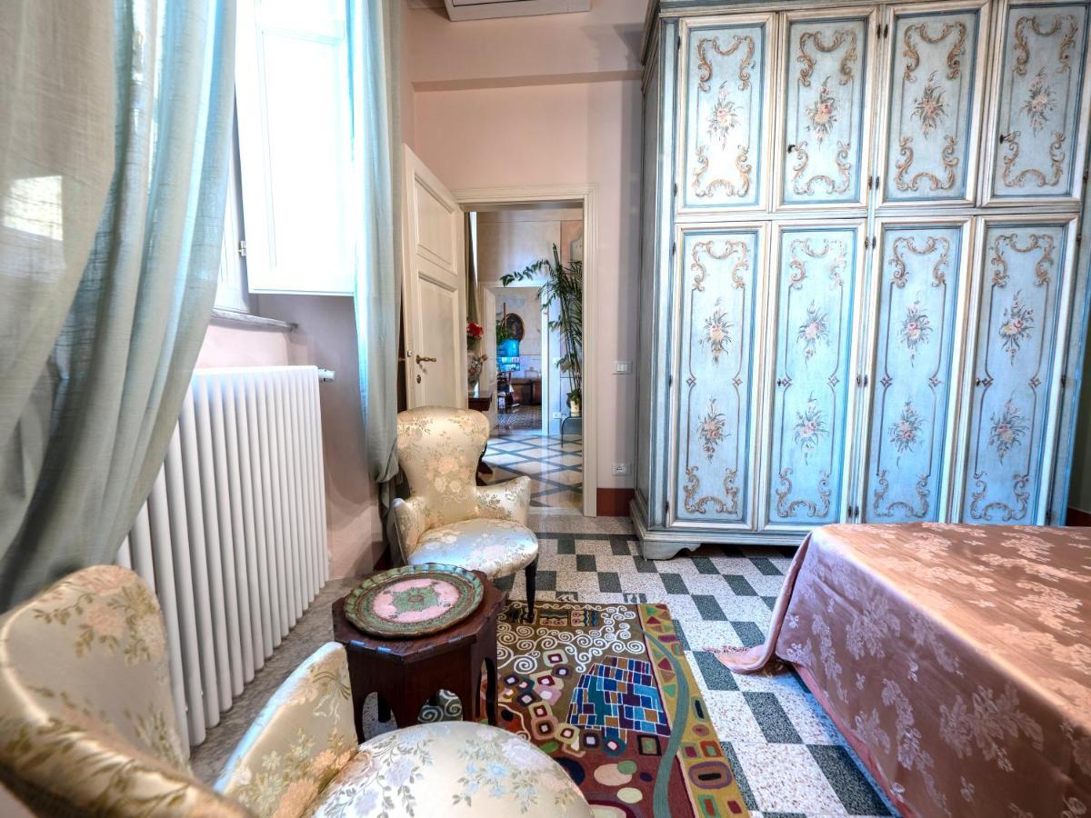 Luxury - Elegante Appartamento Nel Cuore Di לוקה מראה חיצוני תמונה