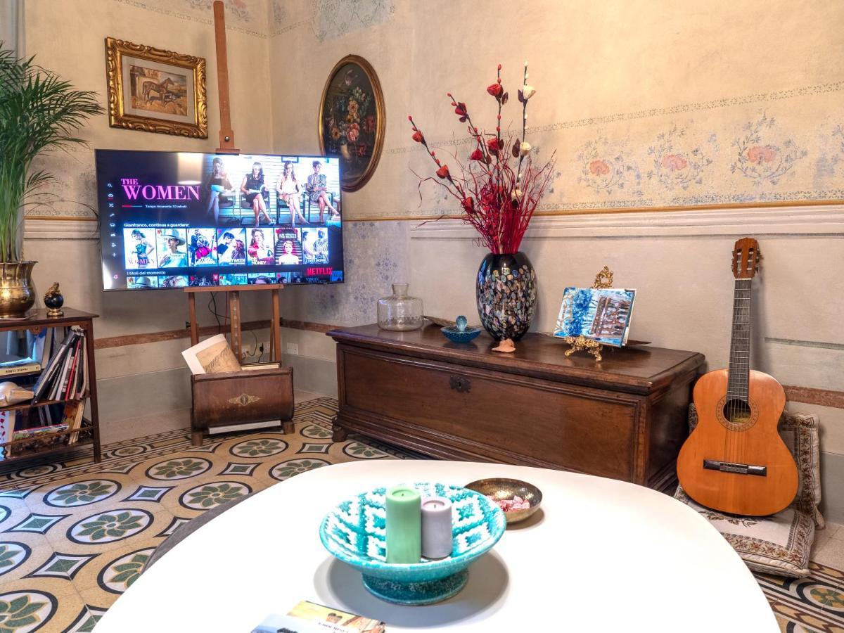 Luxury - Elegante Appartamento Nel Cuore Di לוקה מראה חיצוני תמונה