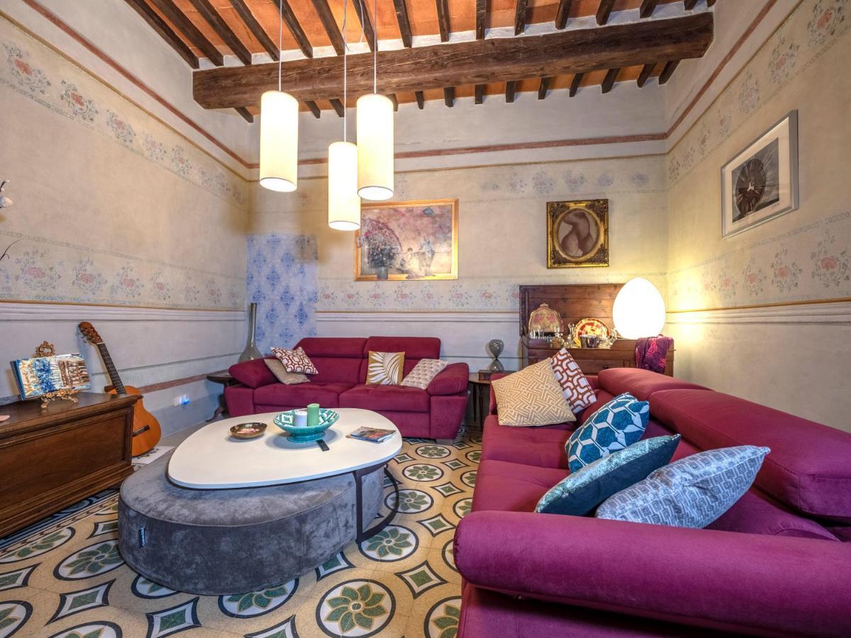 Luxury - Elegante Appartamento Nel Cuore Di לוקה מראה חיצוני תמונה
